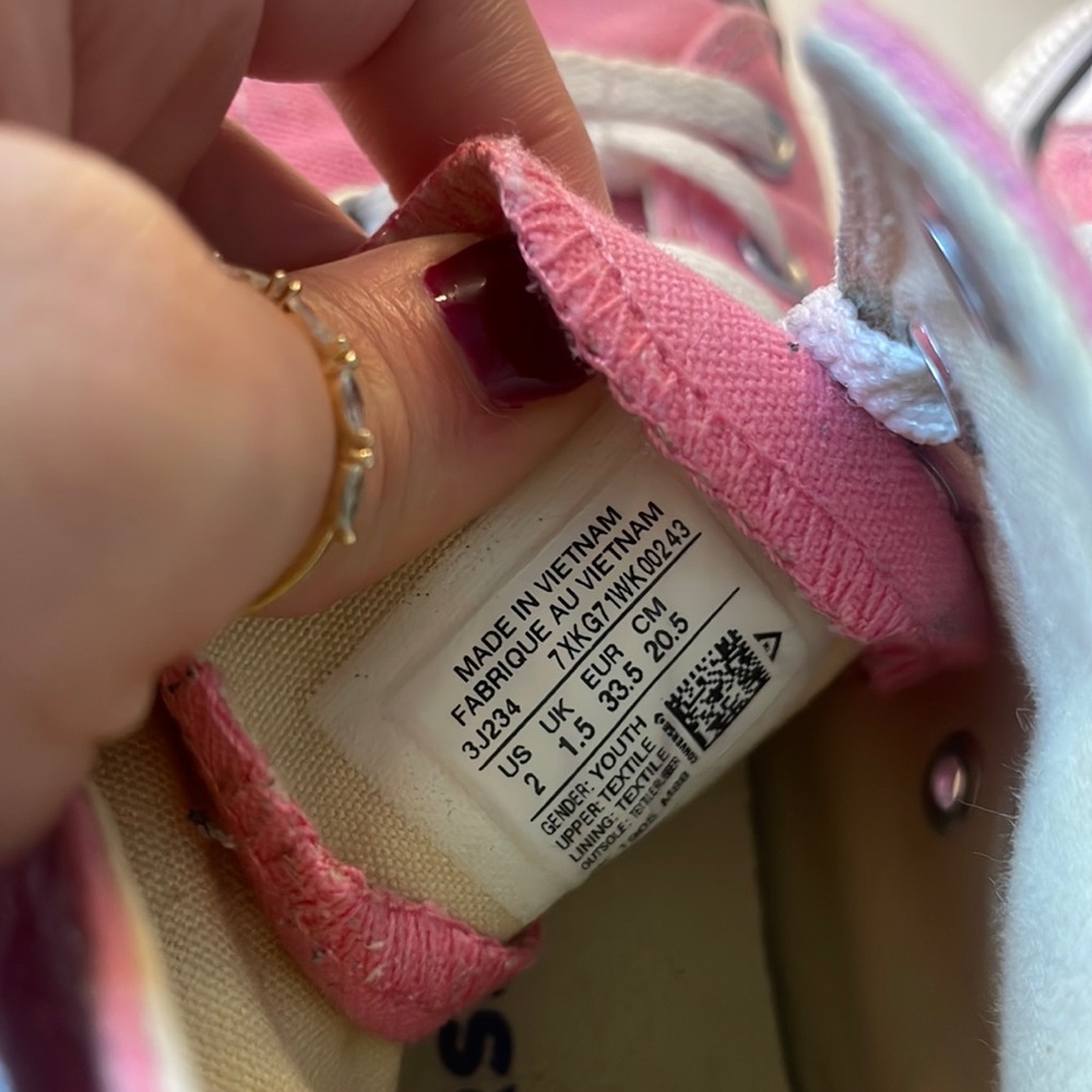 Pink Converse - Picture 4 of 4